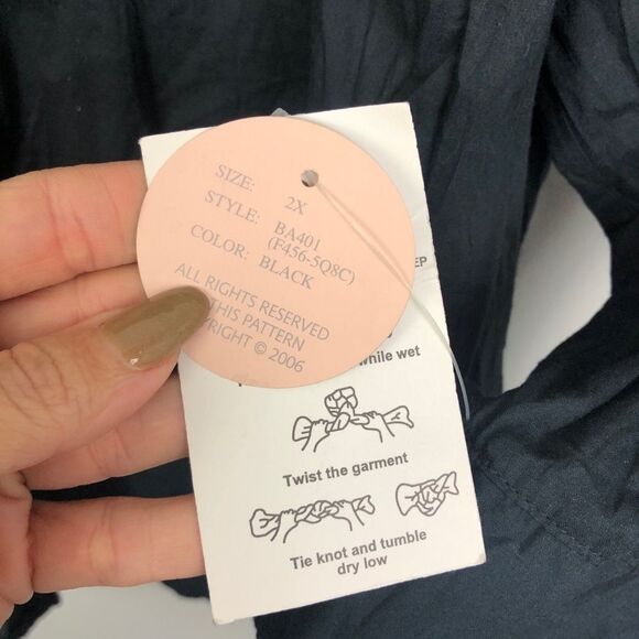 ALC WOMAN | Black Ruffle Hook & Eye Blouse Women’s Plus Size 2X - Picture 7 of 9